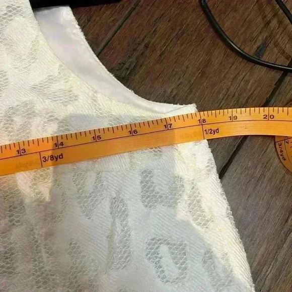 Trina Turk  White shimmer blouse size Medium - Picture 6 of 6